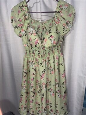 Madden NYC Light Green Floral Puff-Sleeve Dress 👗 - M